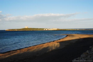 L'Isola delle Correnti è una piccola isola tondeggiante della Sicilia, sulla costa ionica, situata nel territorio del comune di Portopalo. Durante le fasi di bassa marea l’isola è collegata alla terraferma