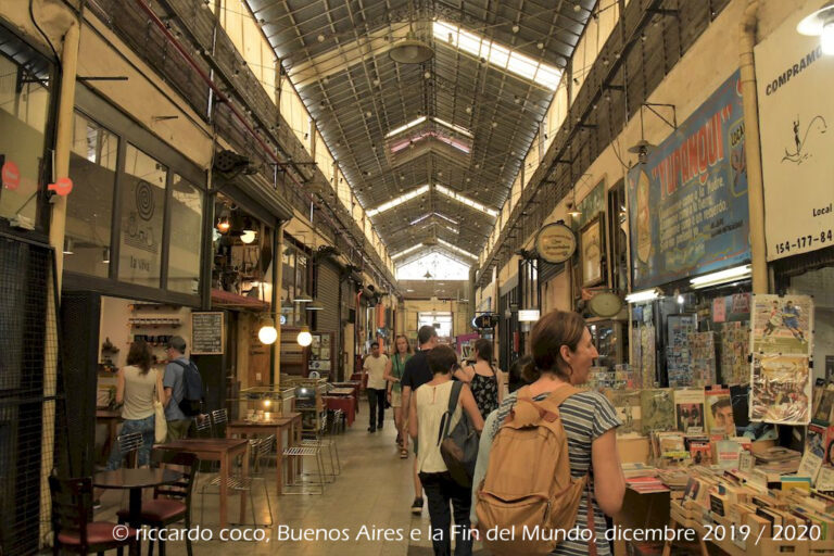 Anche libri e fumetti usati al mercato di San Telmo.