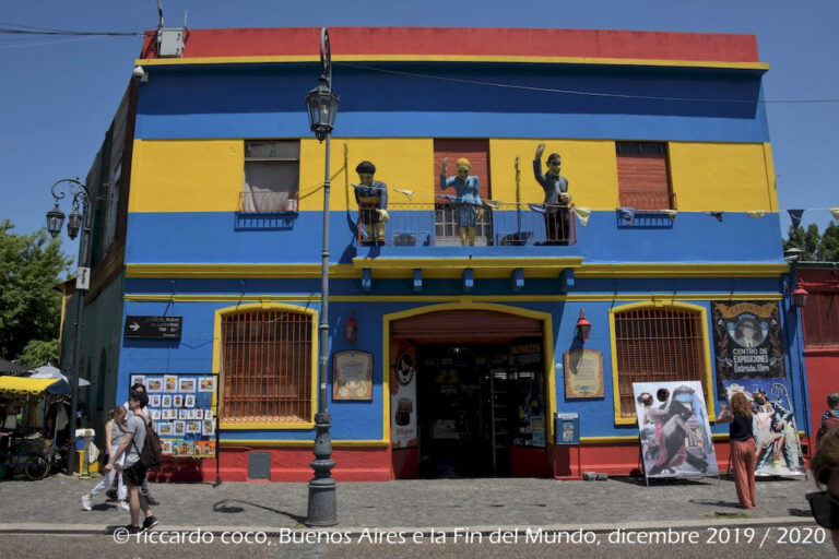 La Boca è un barrio di Buenos Aires. Deve il suo nome al fatto di sorgere alla foce (in spagnolo: boca) del Riachuelo nel Río de la Plata. È uno dei quartieri più celebri e visitati della capitale argentina.