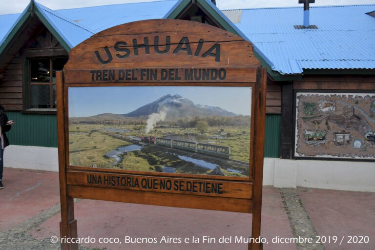 Il tratto “turistico” che si può percorrere oggi è di soli 7 chilometri rispetto all’originaria linea di 25 chilometri di lunghezza. Il tracciato porta i passeggeri alla stazione della Cascada de la Macarena, il treno poi entra nel parco nazionale raggiungendo la stazione di El Parque.