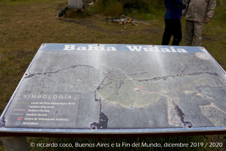 Nella baia Wulaia c'è un sito archeologico, dove sorgevano i primi insediamenti Yaghan