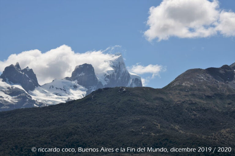 Ancora il Monte Buckland tra le nuvole.