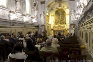 Il tema delle decorazioni dell’oratorio è incentrato sulla storia di Santa Caterina d’Alessandria protettrice dei dotti, infatti le statue sulle due pareti simboleggiano le scienze. Tutti gli stucchi sono disposti con ordine e studiata simmetria.