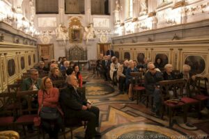 Soci e simpatizzanti del Club di Territorio di Palermo del TCI durante la visita.