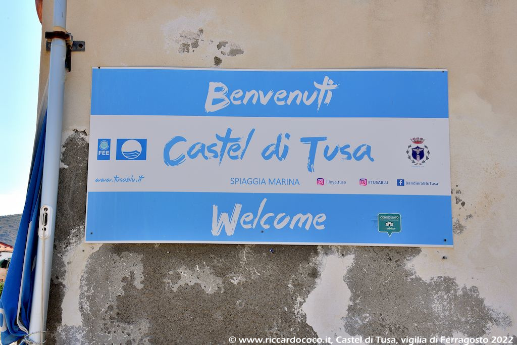 Al momento stai visualizzando Castel di Tusa, la vigilia di Ferragosto 2022, mare, nuvole, fiori e melograni
